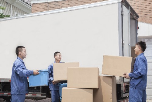 Local removal team handling a flat move in Holland Park